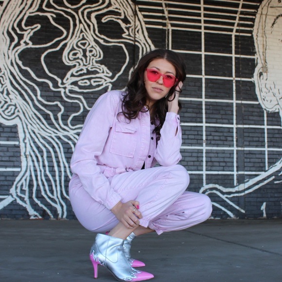 Rose colored lucite sunglasses 😎 - Picture 2 of 7